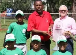 Las Estrellas de Hugo López se coronan en torneo béisbol