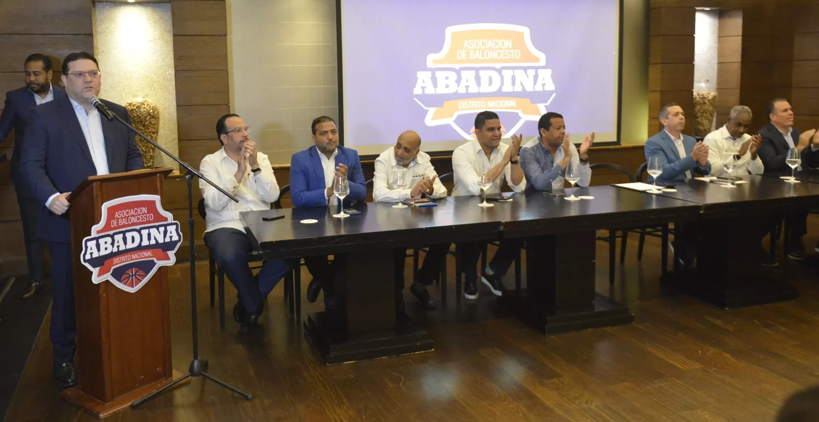 Eduardo Sanz Lovatón preside comité torneo distrital basket