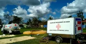 Cruz Roja potabiliza agua de ríos y abastece comunidades afectadas por huracán Fiona