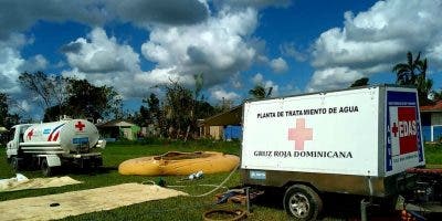 Cruz Roja potabiliza agua de ríos y abastece comunidades afectadas por huracán Fiona