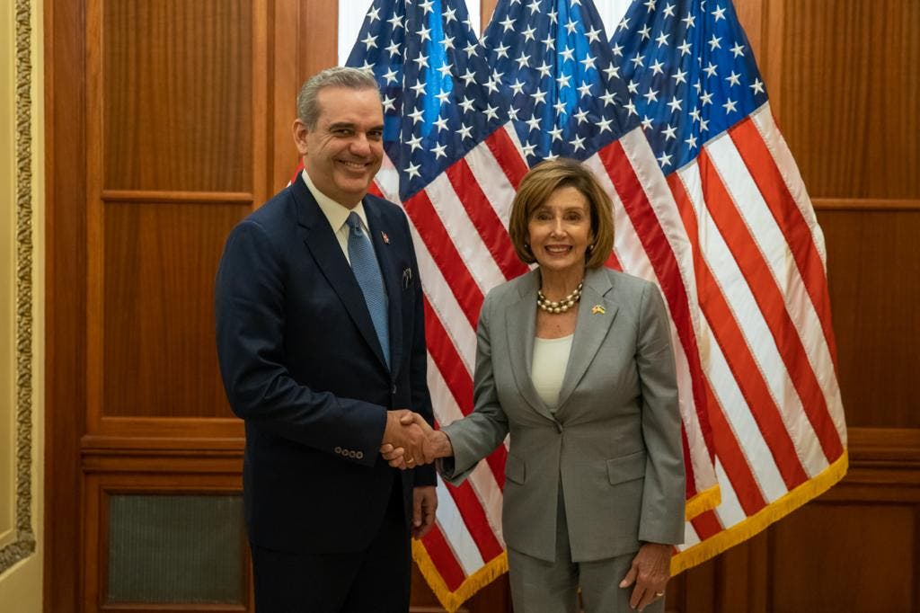 Luis Abinader se reúne con Nancy Pelosi