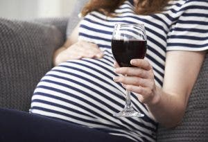 El 52% de embarazadas dominicanas consume bebidas alcohólicas