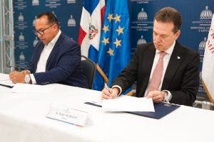 MICM e INDOCAL firman acuerdo para extender programa de certificación a Mipymes