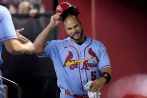 Albert Pujols busca hito de jonrones; San Luis avizora playoffs