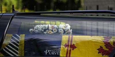 El cortejo fúnebre de la reina Isabel II en su último recorrido por Reino Unido
