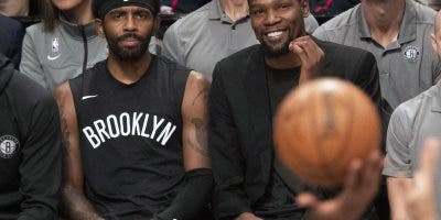 Nets: Durant e Irving voltean la página tras caótico verano