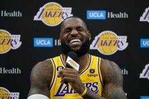 LeBron inicia su año 20 en la NBA con el récord de Abdul-Jabbar al alcance