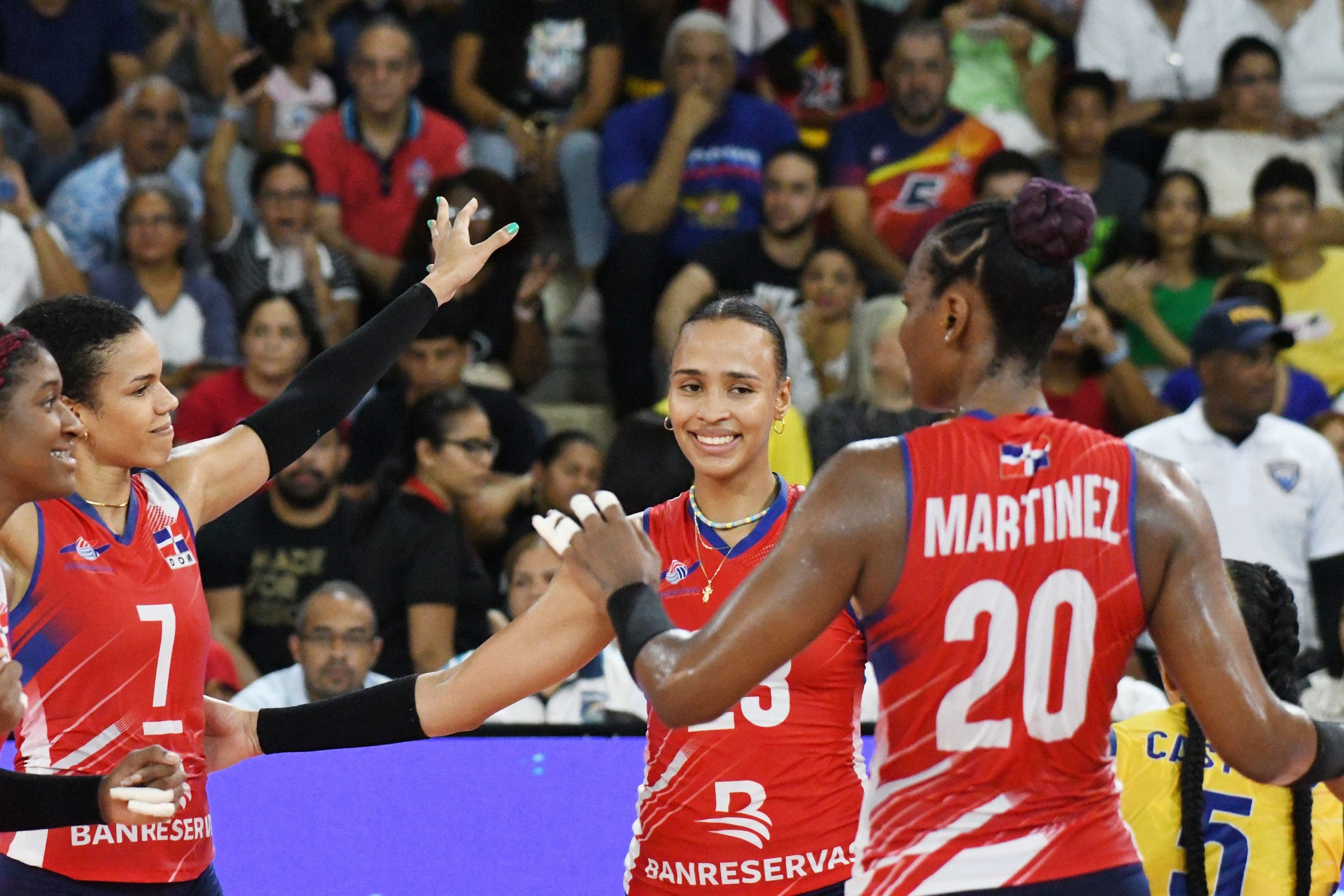 ¡Oro! Las Reinas del Caribe retuvieron invictas la corona en la Final Six de voleibol