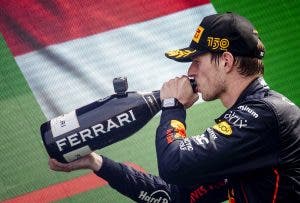 Verstappen gana en casa y extiende su ventaja en la cima