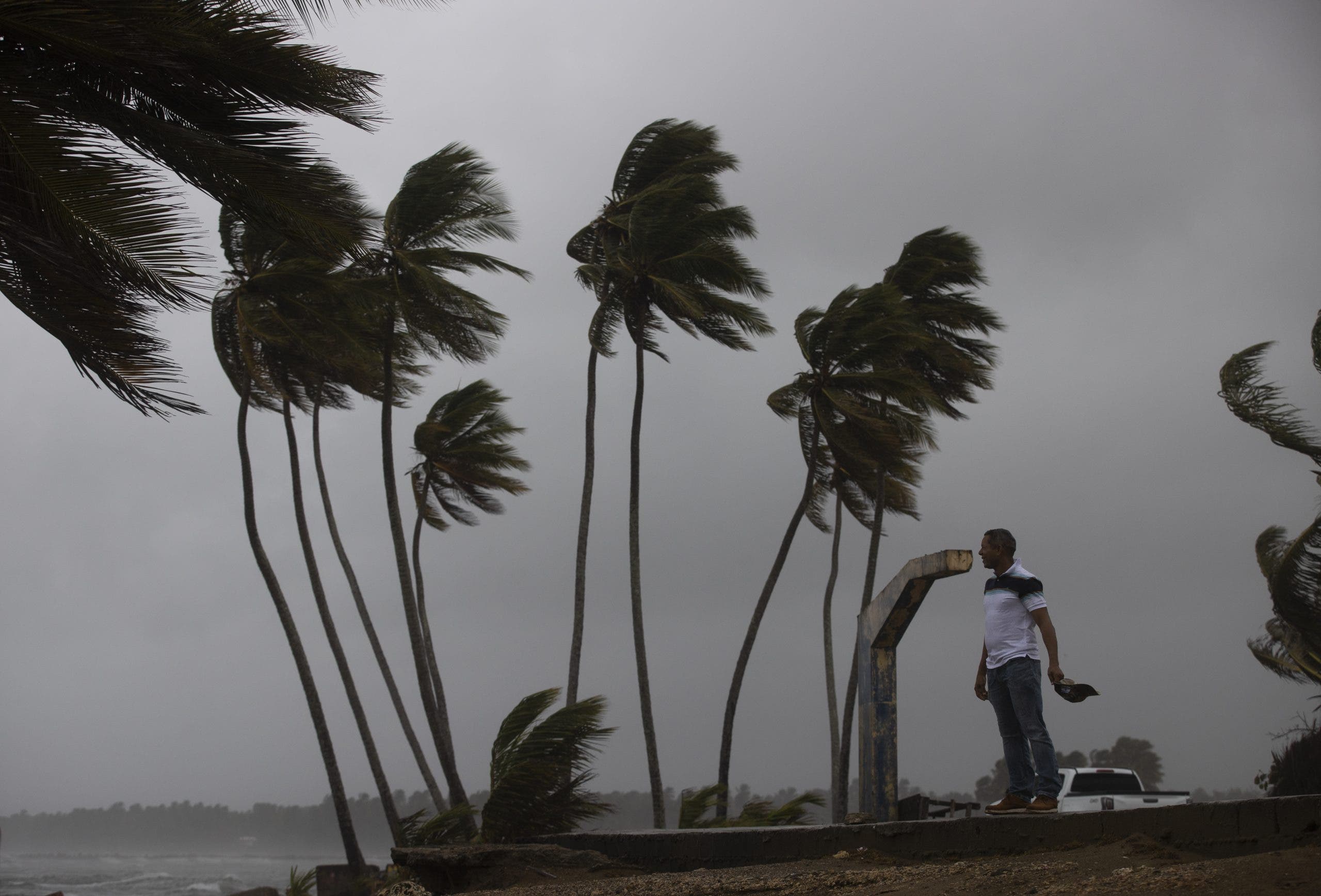 El huracán Fiona causa fuertes lluvias y vientos en todo el país