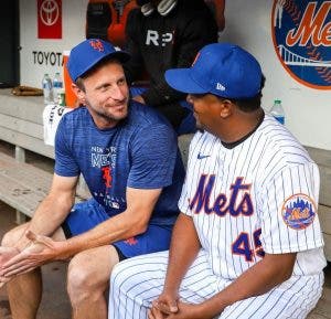 Pedro Martínez felicita a Max Scherzer por llegar a 200 victorias