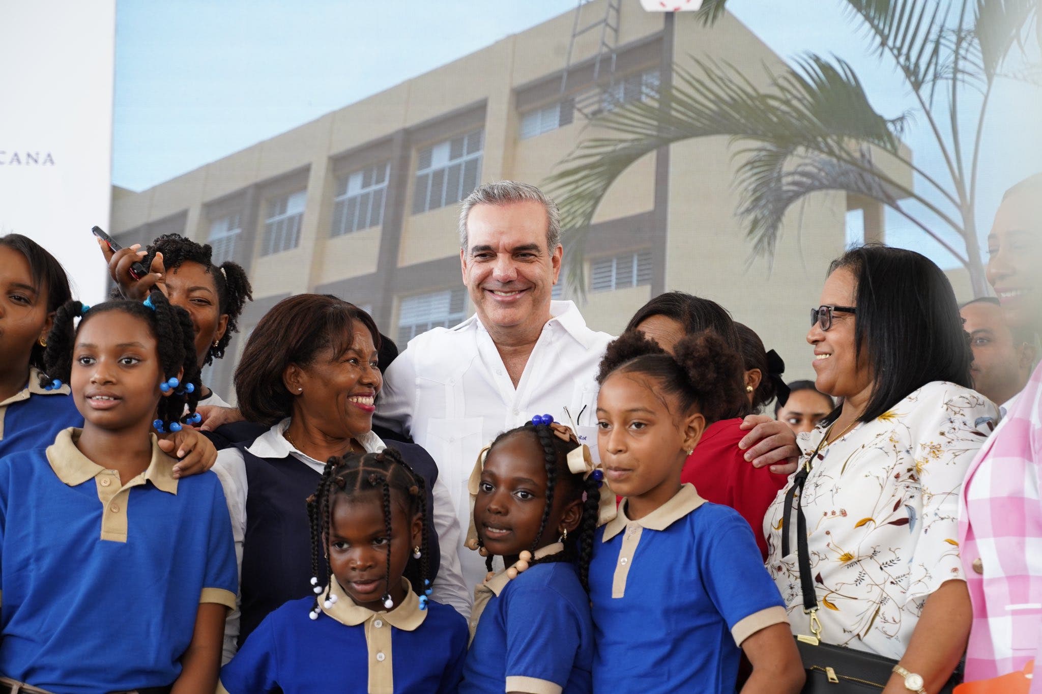 Presidente Abinader encabeza inicio del año escolar 2022-2023 en La Victoria