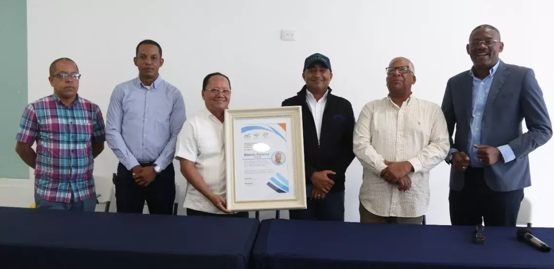 Dedican torneo voleibol de playa a empresario Manolo Ramírez