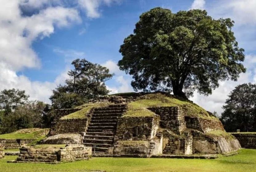 Guatemala, un lugar de volcanes, bosques tropicales y antiguos sitios mayas