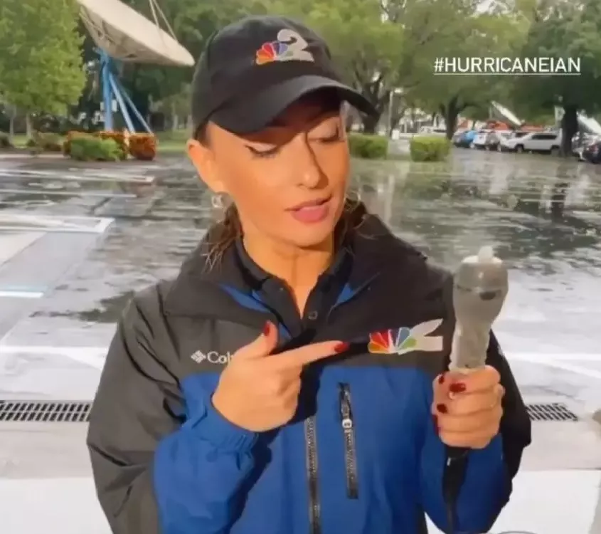REPORTERA REPORTERA