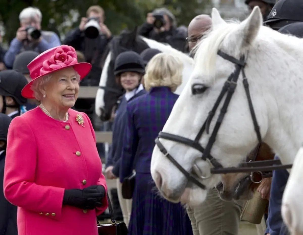 Isabel II, eterna enamorada de los caballos