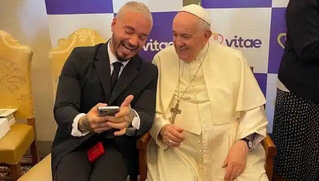 J Balvin: “Estoy seguro de que al papa le gusta el reguetón»