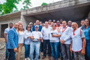 Paliza entrega aportes remodelación parroquia y construcción hogar Cruz Roja