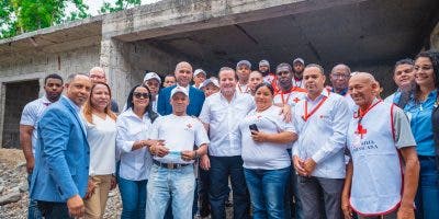 Paliza entrega aportes remodelación parroquia y construcción hogar Cruz Roja