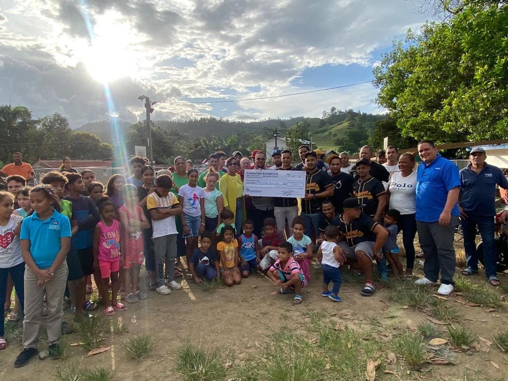 Fundación de Nelson Cruz dona estadio en Jarabacoa
