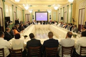 Abinader: Gobierno heredó deuda de planteles escolares por más de $3,000 millones