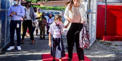 Inauguran año escolar en Jamaica en «Programa de Adopción de República Dominicana»