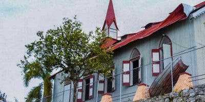 Gobierno entregará los recursos para reconstrucción del techo Iglesia «La Churcha», en Samaná