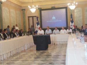 Partidos políticos respaldan acciones del gobierno ante situación del país por huracán Fiona