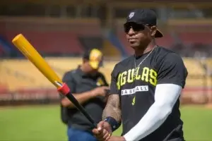 Yoenis Céspedes: «Para mí es un orgullo poder regresar a las Águilas».