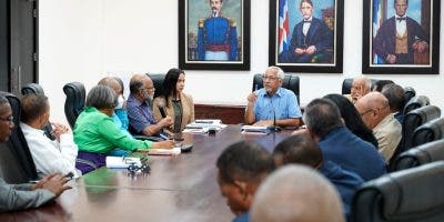 Ministro de Educación se reúne con el Comité Ejecutivo de la ADP