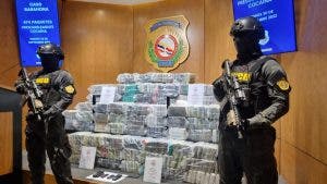 Apresan a cuatro personas con 474 paquetes de droga en una lancha en Barahona