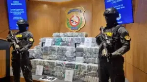 Apresan a cuatro personas con 474 paquetes de droga en una lancha en Barahona