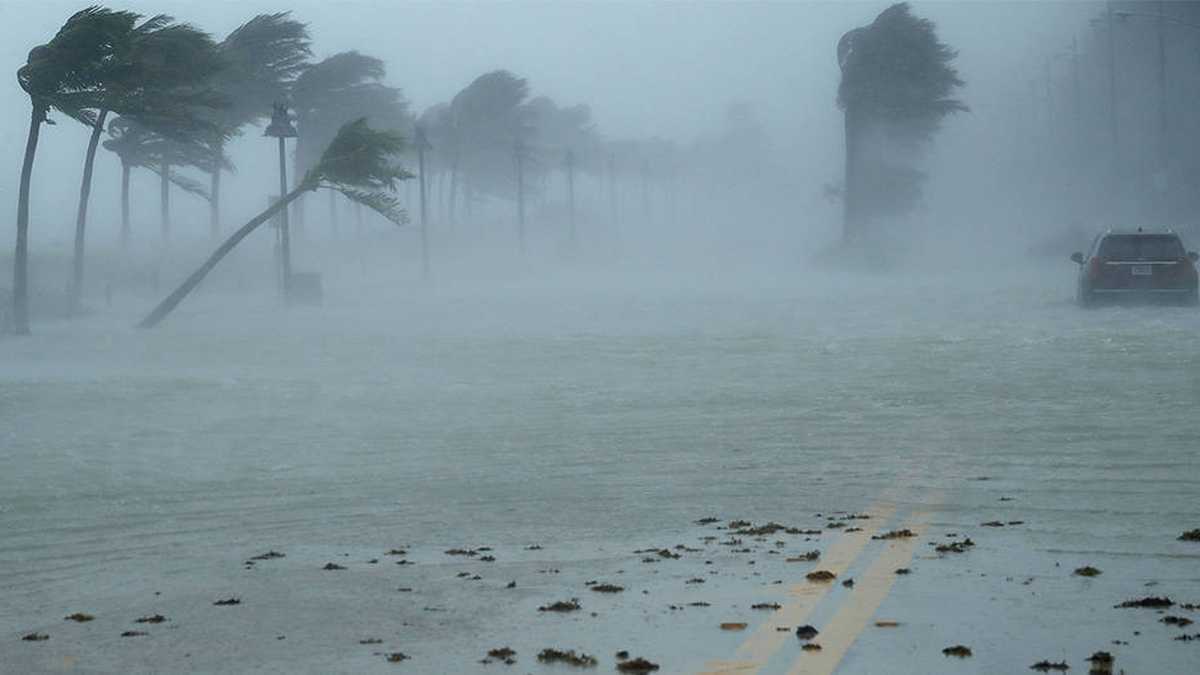 Declaran en estado de emergencia ocho provincias por efectos del huracán Fiona