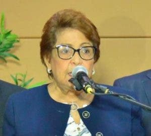 Alejandrina Germán califica de «inoportuna» propuesta de reforma constitucional