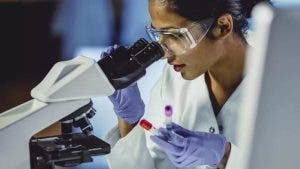 Investigadora FUENTE DE LA IMAGEN,GETTY IMAGES. La investigación puede llevar al desarrollo de medicamentos para prevenir el cáncer.
