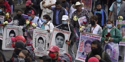 México: Renuncia el fiscal del caso de los 43 estudiantes Ayotzinapa