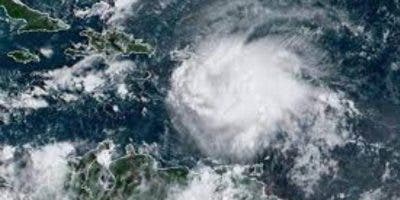 Tormenta Fiona está cerca de Puerto Rico y de convertirse en huracán