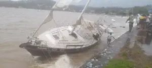 Así quedó el malecón de Samaná tras los efectos del huracán Fiona