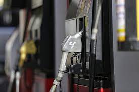 Gobierno congela los precios de los principales combustibles; vuelven los subsidios