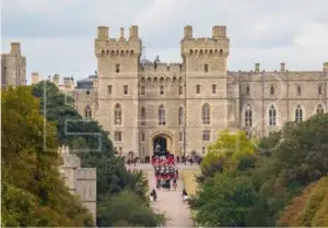 Isabel II ya descansa en Windsor