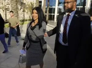 Cardi B pelea con abogado en caso de obra de arte