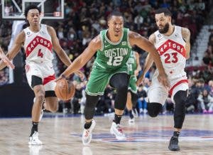 Grant Williams de Celtics suspendido 1 juego por golpear al árbitro