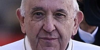 Papa aplaza consulta sobre  futuro  Iglesia