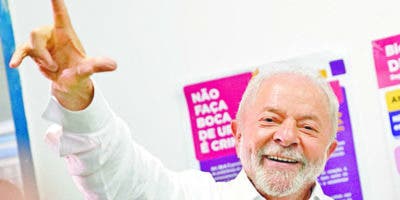 Lula gana la presidencia de Brasil en comicios cerrados