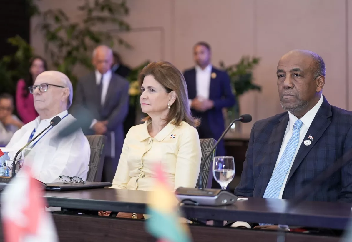 Expresidente Hipólito Mejía, vicepresidenta Raquel Peña y Antonio Almonte en actividad.