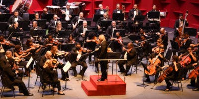 Sinfónica deleita al público con “Sinfonías de Shostakovich y Beethoven” en concierto “Temporada Sinfónica 2022”
