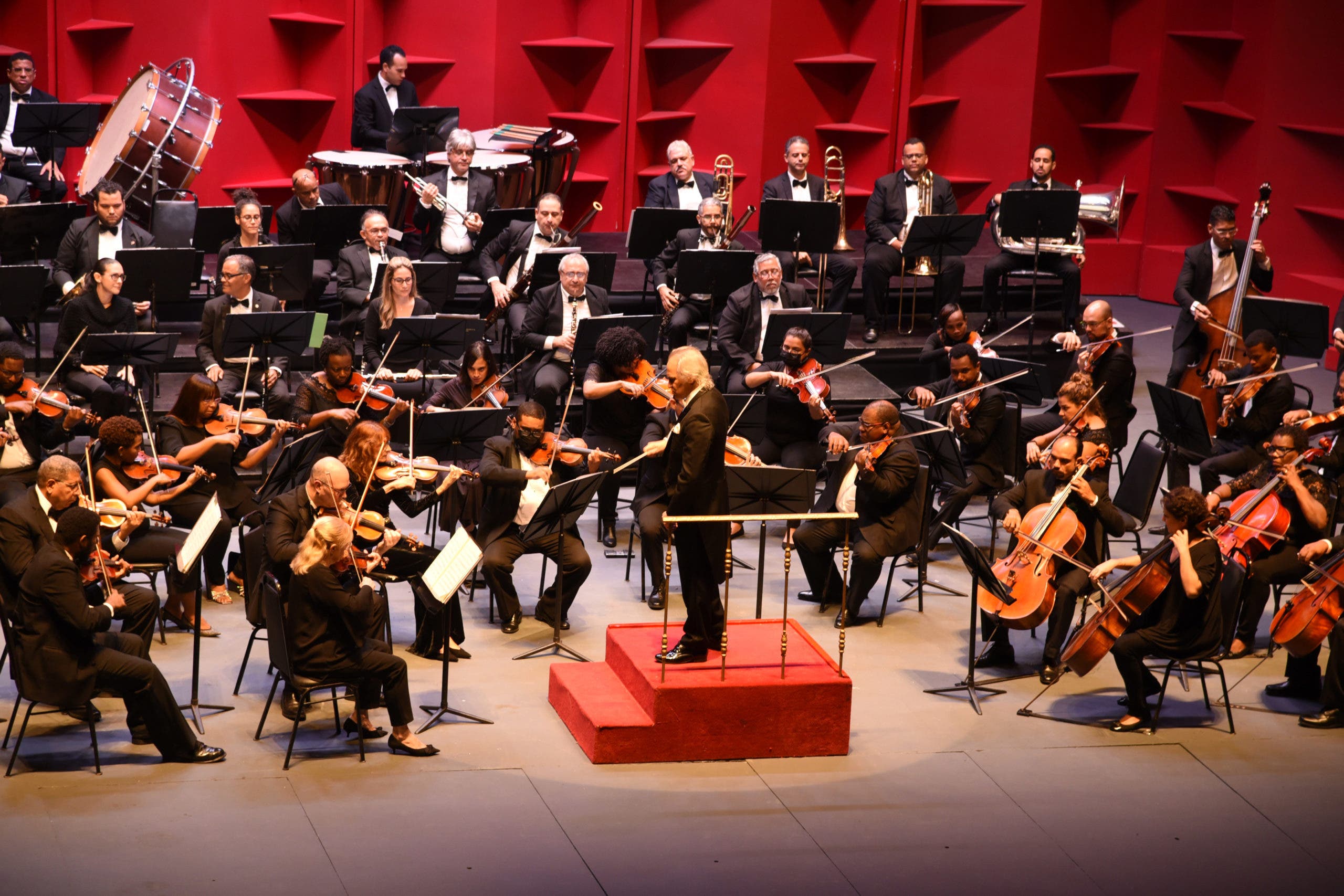 Sinfónica deleita al público con “Sinfonías de Shostakovich y Beethoven” en concierto “Temporada Sinfónica 2022”