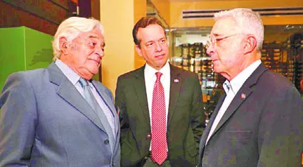 Luis Alberto Lacalle, Víctor Bisonó Haza y Álvaro Uribe.