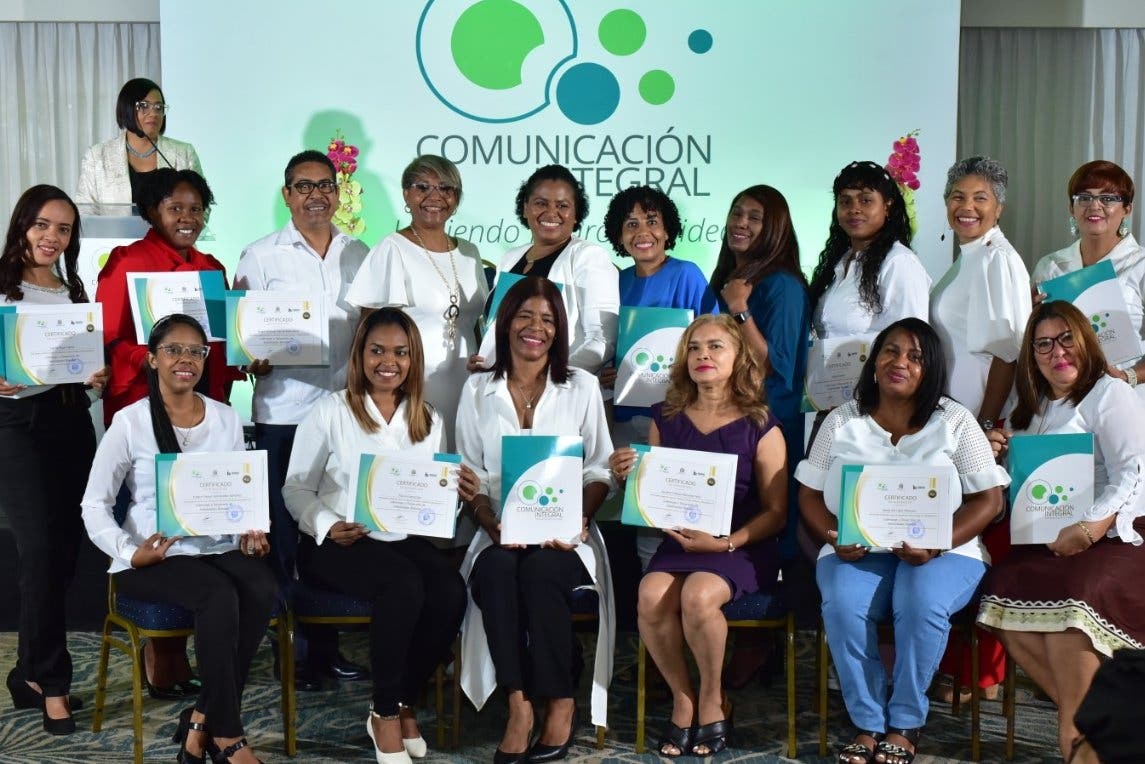 Ci comunicación e INAFOCAM capacitan docentes en la República Dominicana
