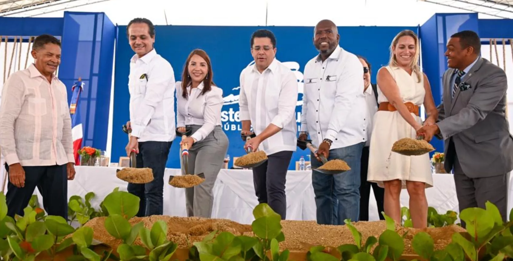 Turismo inicia mejoramiento del malecón de la Caleta, La Romana